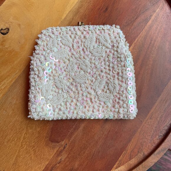 Vintage Beaded & Sequin Cream Clutch Purse With Kiss Lock Closure - Picture 1 of 4